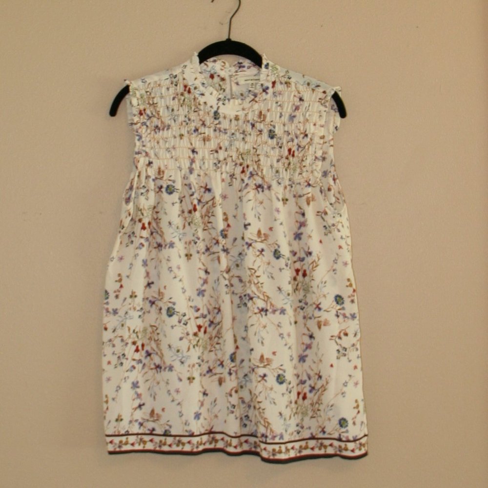 Max Studio size M spocked Floral sleeveless top